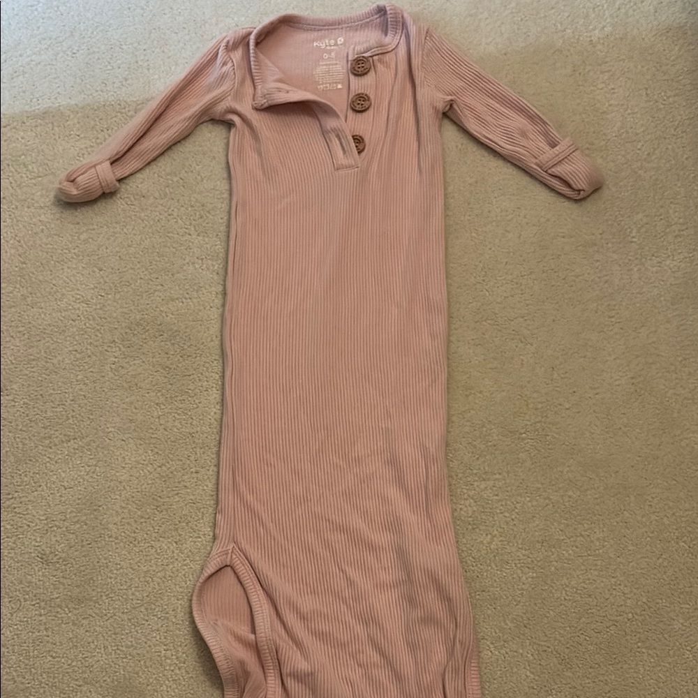 Kyte BABY Pink knotted gown sleep sack